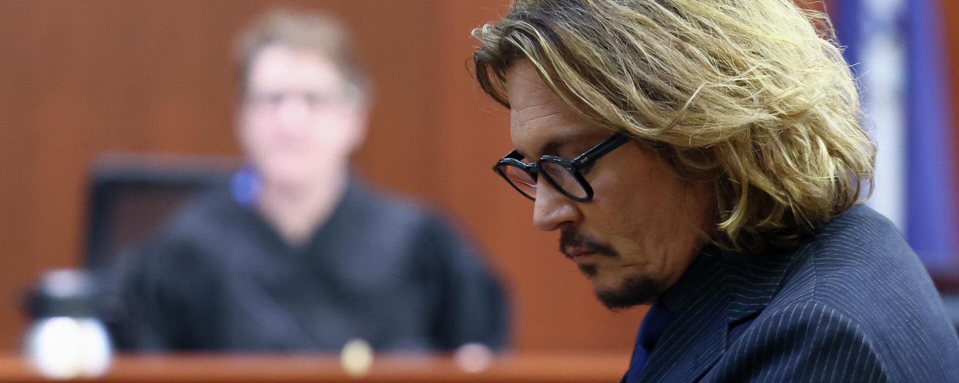 Actor Johnny Depp attends his defamation trial against his ex-wife Amber Heard at the Fairfax County Circuit Courthouse in Fairfax, Virginia, on April 13, 2022 - Sputnik International, 1920, 14.04.2022