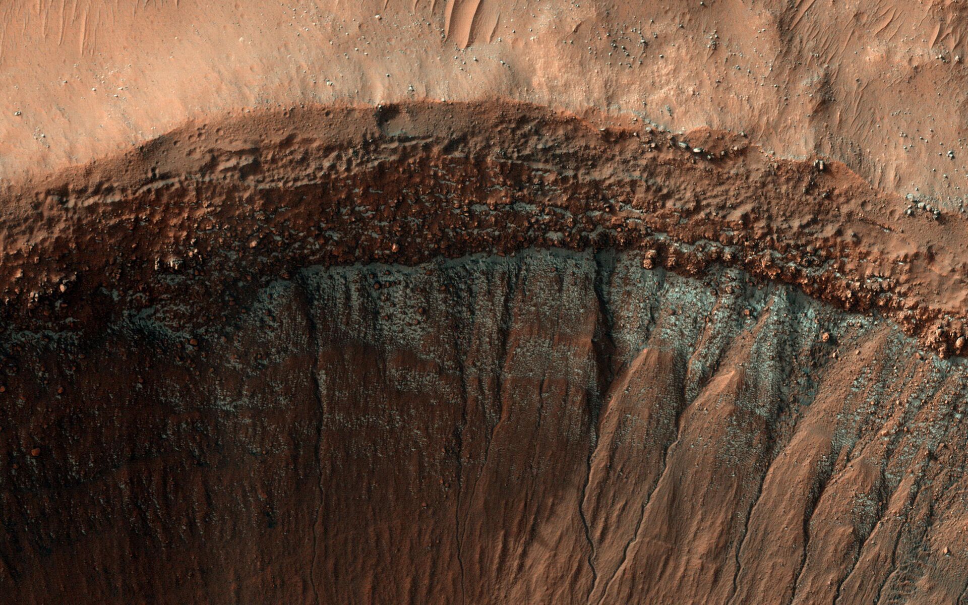 Photo of a crater on Mars taken by NASA's Mars Reconnaissance Orbiter - Sputnik International, 1920, 15.04.2022