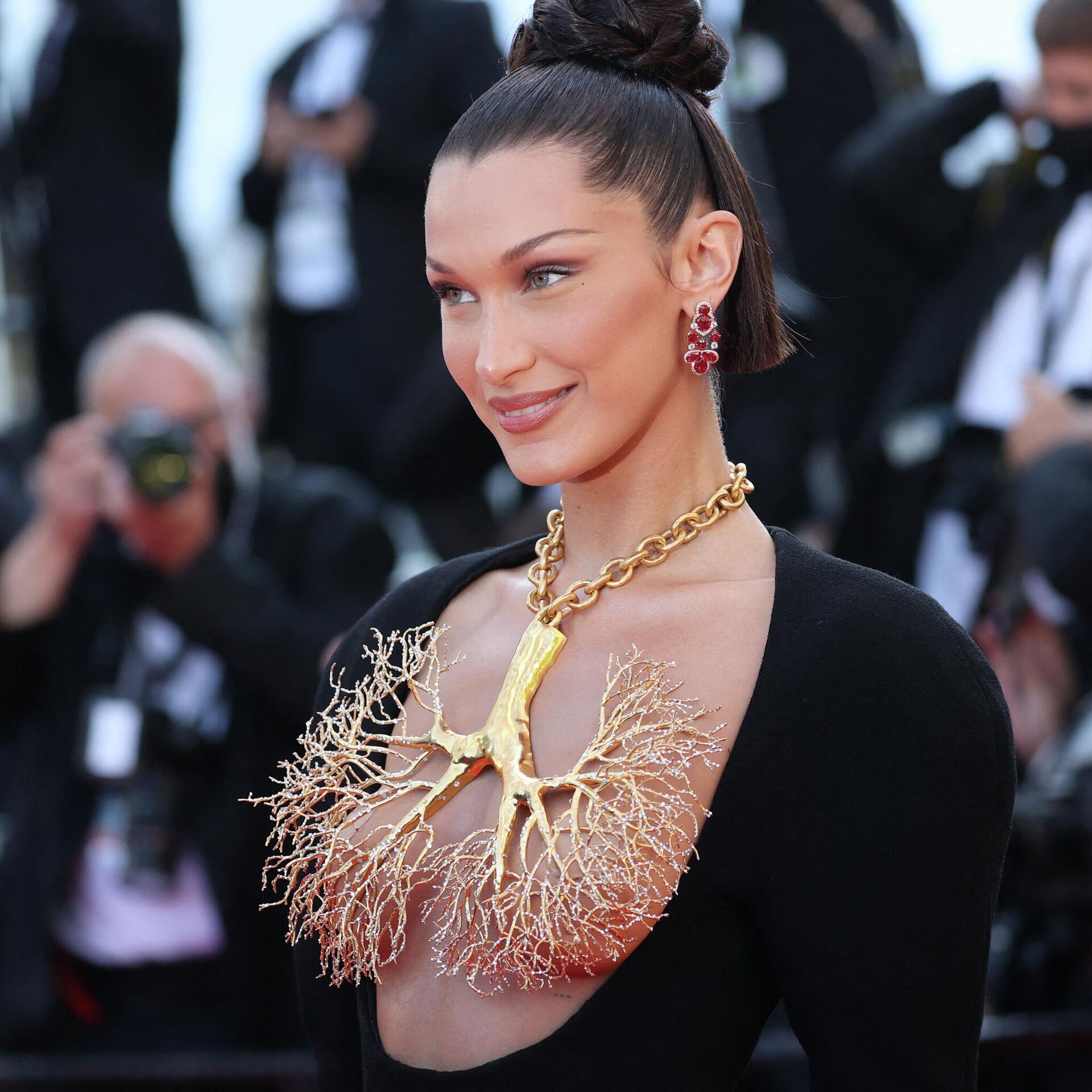 Bella Hadid says she's never seen an episode of 'Real Housewives of Beverly  Hills' and only appeared on the show to make mom Yolanda Foster happy – New  York Daily News