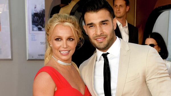 Britney Spears and Sam Asghari arrive at the premiere of Sony Pictures' One Upon A Time...In Hollywood at the Chinese Theatre on July 22, 2019 in Hollywood, California.   - Sputnik International