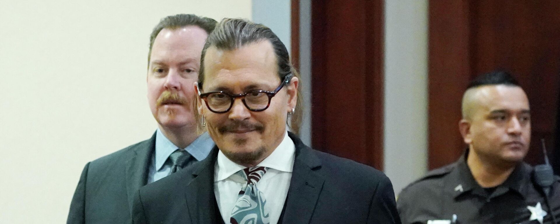 Actor Johnny Depp arrives in the courtroom after a lunch break at the Fairfax County Circuit Courthouse in Fairfax, Virginia, on April 18, 2022 - Sputnik International, 1920, 19.04.2022
