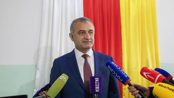 Acting President of South Ossetia Anatoly Bibilov during a press approach at polling station No. 17 at the Sports Palace in Tskhinvali. - Sputnik International