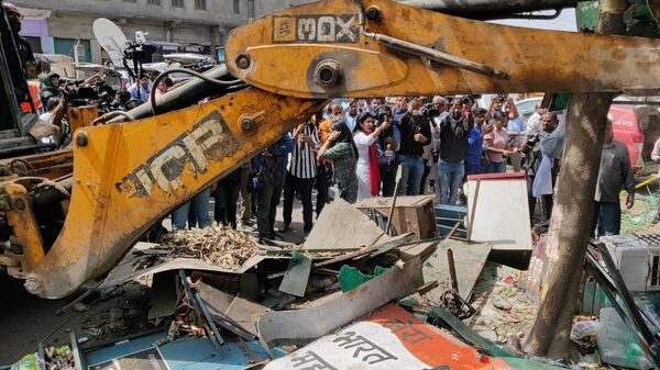 Bulldozer during demolition  - Sputnik International