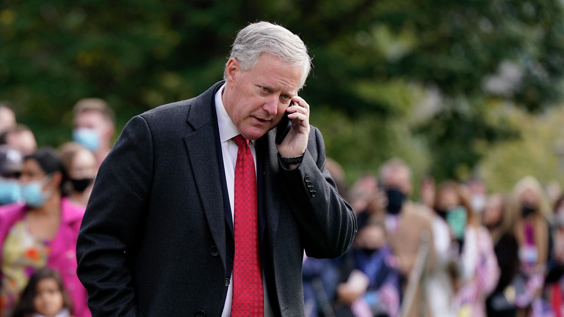 White House chief of staff Mark Meadows speaks on a phone on the South Lawn of the White House in Washington, on Oct. 30, 2020. The House committee investigating the Jan. 6 Capitol insurrection has issued almost three dozen subpoenas as it aggressively seeks information about the origins of the attack and what former President Donald Trump did — or didn’t do — to stop it. The panel is exploring several paths simultaneously. - Sputnik International, 1920, 23.04.2022