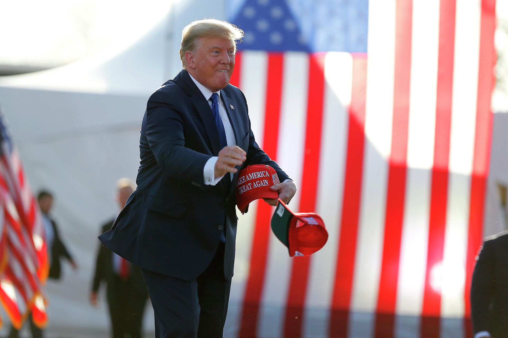 Former President Donald Trump is introduced at a rally at the Delaware County Fairgrounds, Saturday, April 23, 2022, in Delaware, Ohio, to endorse Republican candidates ahead of the Ohio primary on May 3.  - Sputnik International, 1920, 27.04.2022