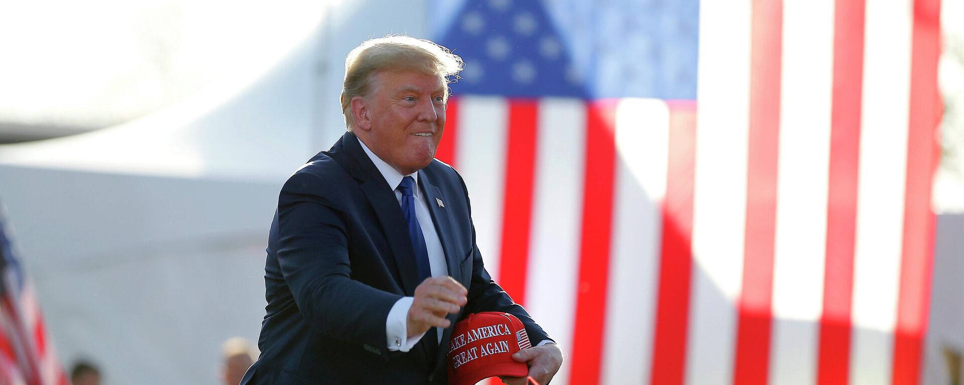Former President Donald Trump is introduced at a rally at the Delaware County Fairgrounds, Saturday, April 23, 2022, in Delaware, Ohio, to endorse Republican candidates ahead of the Ohio primary on May 3.  - Sputnik International, 1920, 24.04.2022