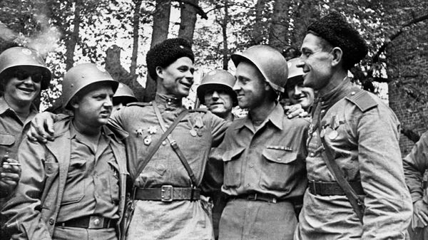 Meeting of American and Soviet soldiers on April 25, 1945 near the city of Torgau. - Sputnik International