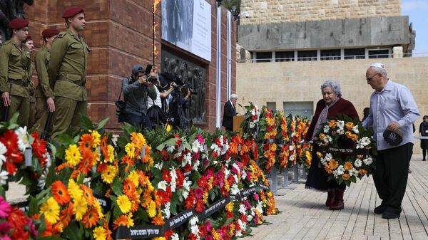 Wreath-Laying Ceremony to Commemorate Holocaust Victims Takes Place in Jerusalem - Sputnik International
