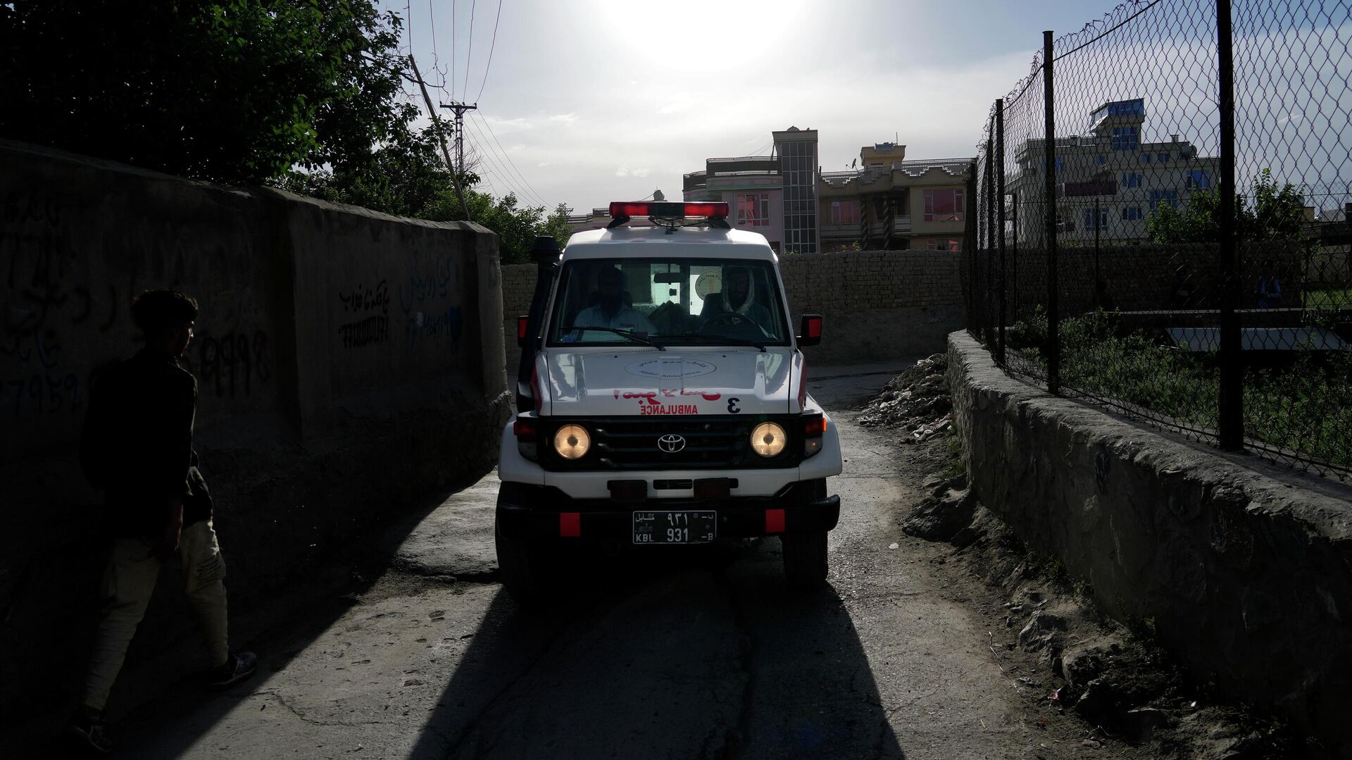 Ambulance carrying wounded people leaves the site of an explosion in Kabul, Afghanistan, Friday, April 29, 2022. - Sputnik International, 1920, 03.08.2022