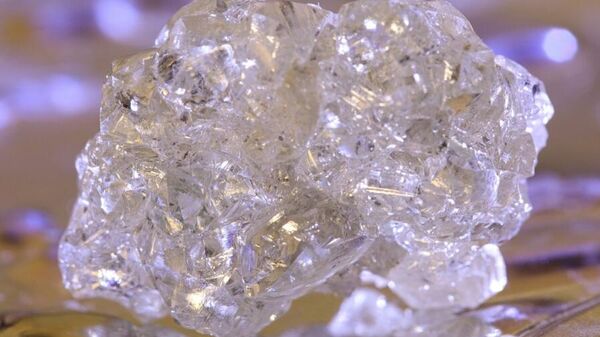 Cloud-shaped diamond extracted in Russia's Arkhangelsk region, April 2022 - Sputnik International