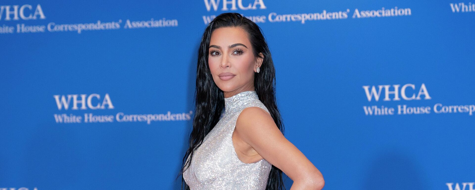 Kim Kardashian poses for photographers as she arrives to the annual White House Correspondents' Association Dinner in Washington, Saturday, April 30, 2022. - Sputnik International, 1920, 04.05.2022