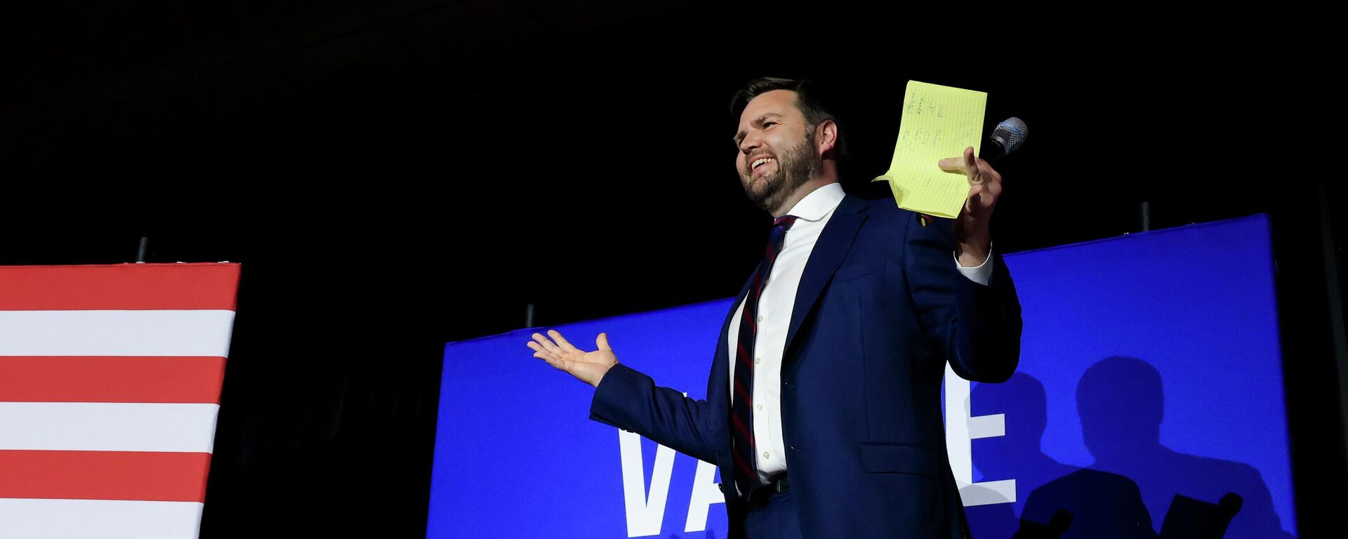 Republican Senate candidate JD Vance takes the stage as he prepares to speak during an election night watch party, Tuesday, May 3, 2022, in Cincinnati.  - Sputnik International, 1920, 23.10.2023