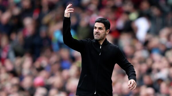 Arsenal's manager Mikel Arteta gives instructions to his players during the English Premier League soccer match between Arsenal and Brighton and Hove Albion at Emirates stadium in London, Saturday, April 9, 2022 - Sputnik International