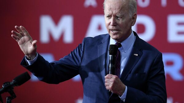 US President Joe Biden delivers remarks during a visit to United Performance Metals, a specialty metals solutions center, in Hamilton, Ohio, on May 6, 2022 - Sputnik International