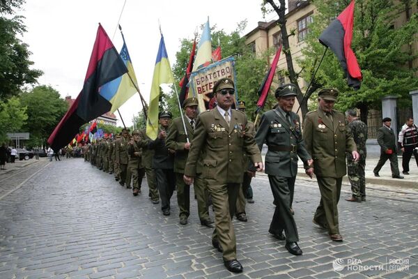 Veterans of the Ukrainian Insurgent Army (UPA, an extremist organisation banned in Russia) march to a monument to Stepan Bandera on “Heroes' Day” in central Lvov, 2019. Members of the OUN-UPA* became notorious for their atrocities during the Great Patriotic War and are honoured as heroes in modern Ukraine. *The Ukrainian Insurgent Army (or OUN-UPA*) is an extremist organisation banned in Russia since 2014.
 - Sputnik International