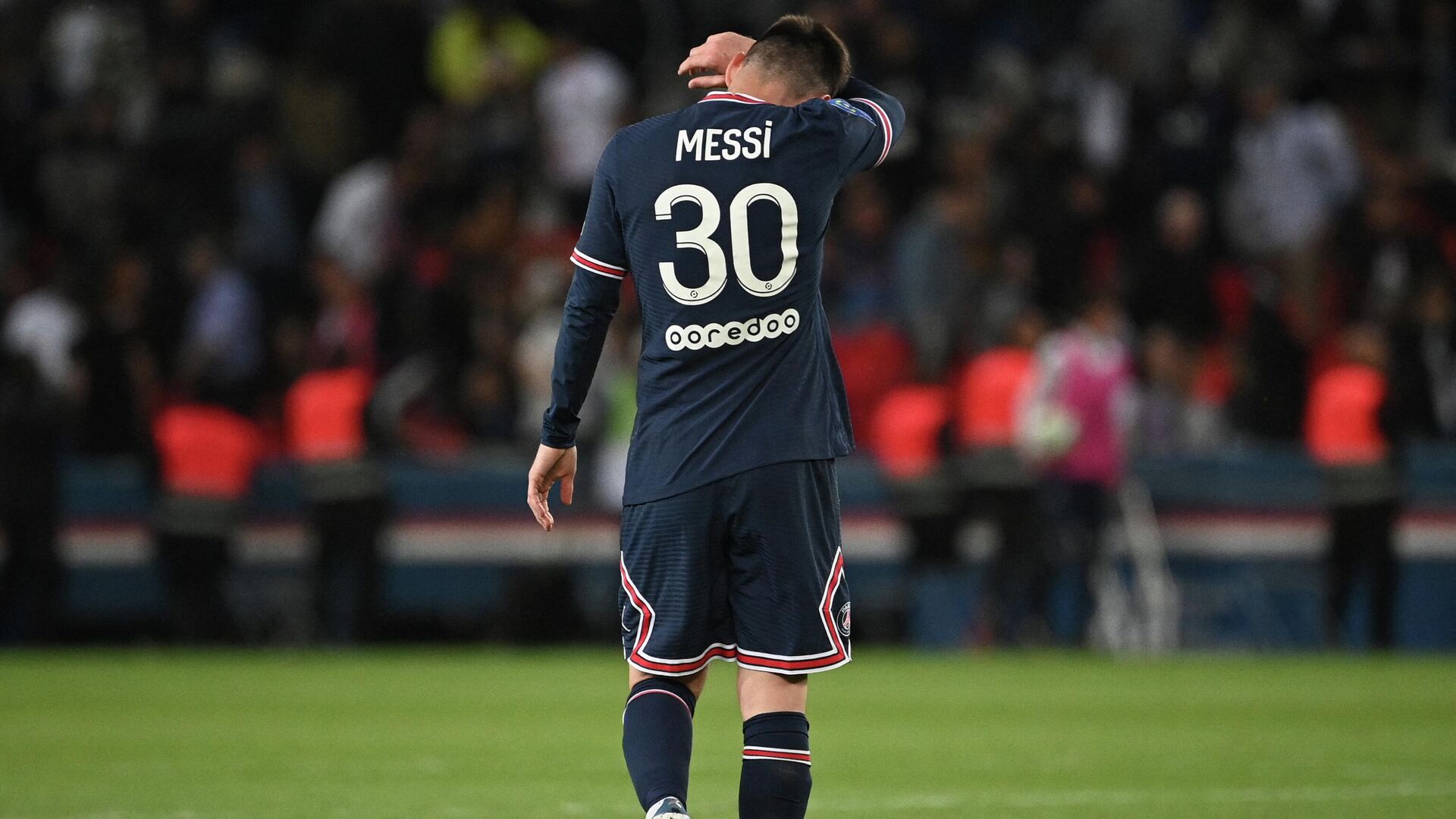 Paris Saint-Germain's Argentinian forward Lionel Messi reacts at the end of the French L1 football match between Paris-Saint Germain (PSG) and ES Troyes AC at The Parc des Princes Stadium in Paris on May 8, 2022. - - Sputnik International, 1920, 31.05.2022