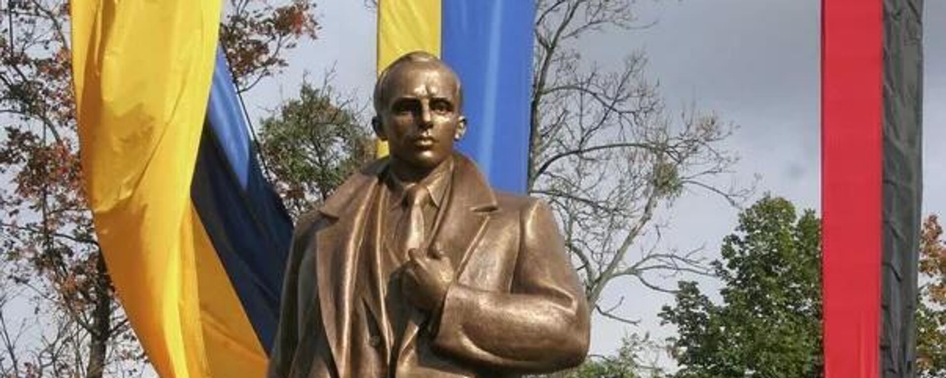 The opening of a monument to the ideological leader of the Organisation of Ukrainian Nationalists (banned in Russia), Stepan Bandera, in Lvov. An avenue in Kiev was named after this Nazi criminal. In 2010, President Viktor Yushchenko awarded Bandera the title of Hero of Ukraine. - Sputnik International, 1920, 17.07.2023