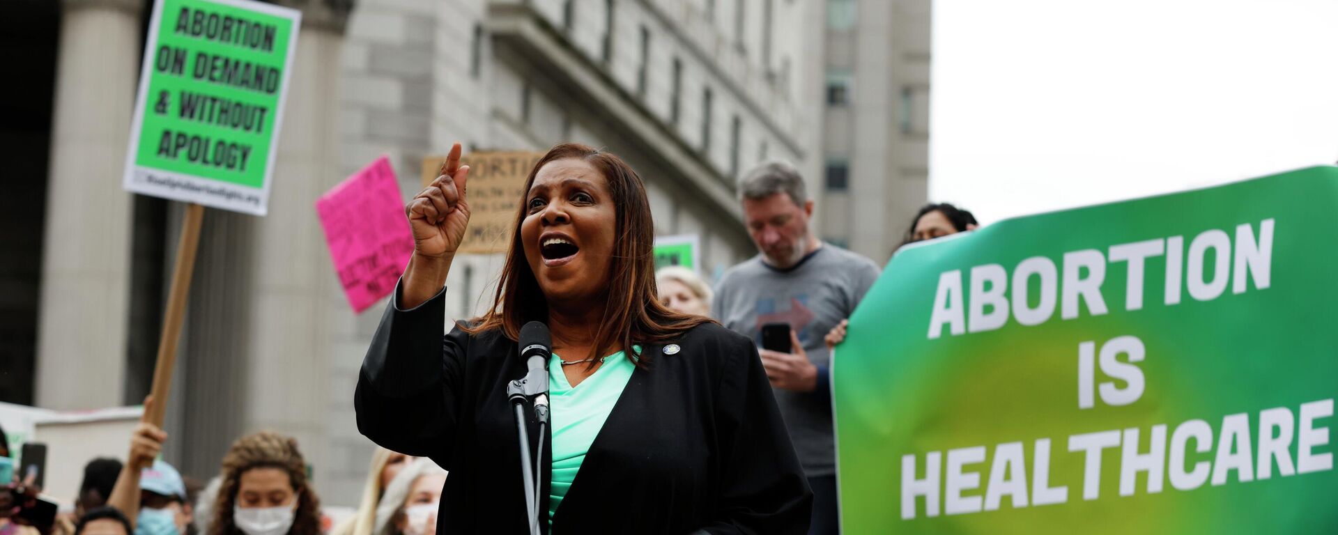 New York Attorney General Letitia James speaks at a rally in support of abortion rights, Tuesday, May 3, 2022, in New York. - Sputnik International, 1920, 02.06.2022