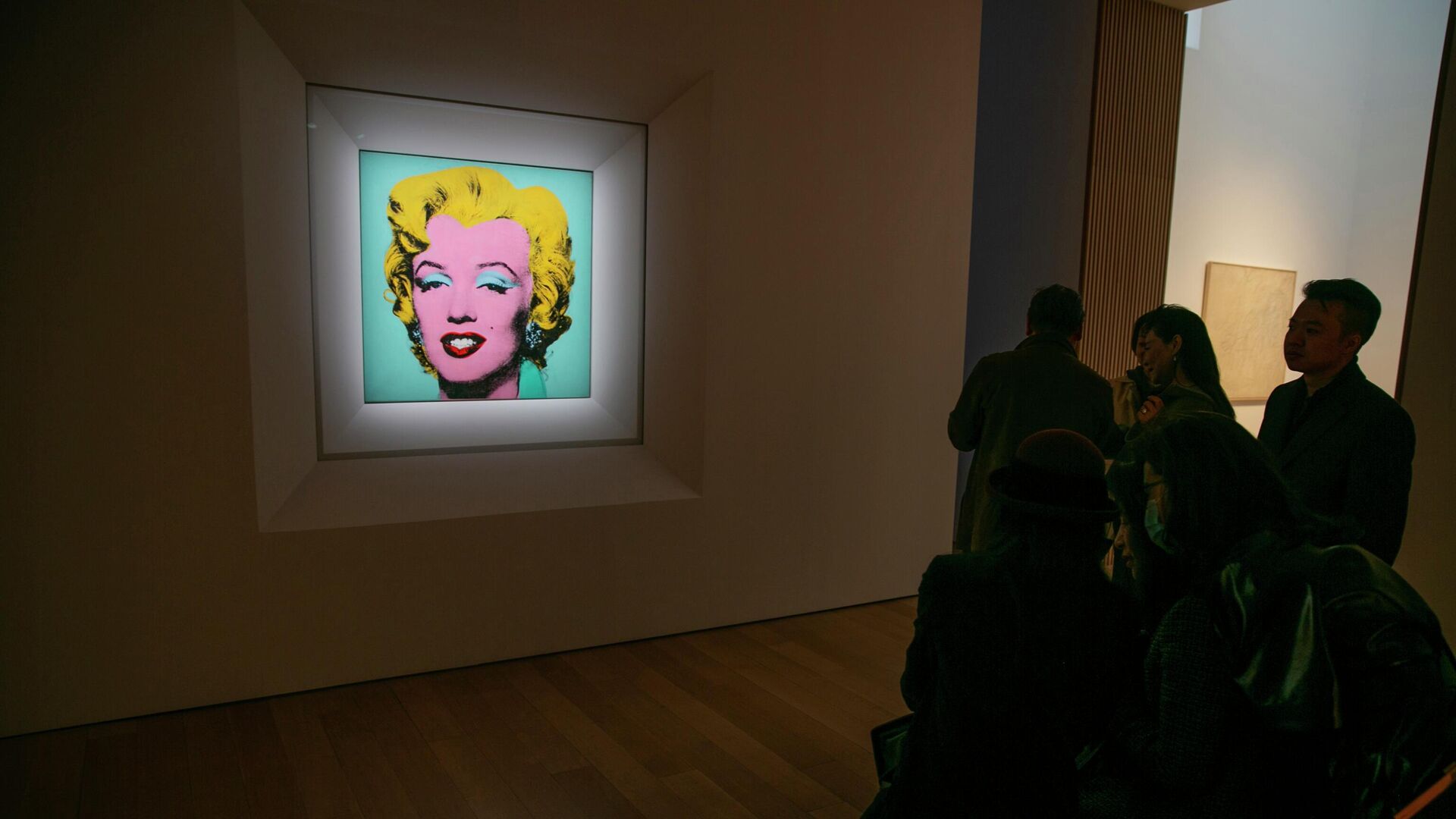 The 1964 painting Shot Sage Blue Marilyn by Andy Warhol is visible in Christie's showroom in New York City on Sunday, May 8, 2022 - Sputnik International, 1920, 10.05.2022
