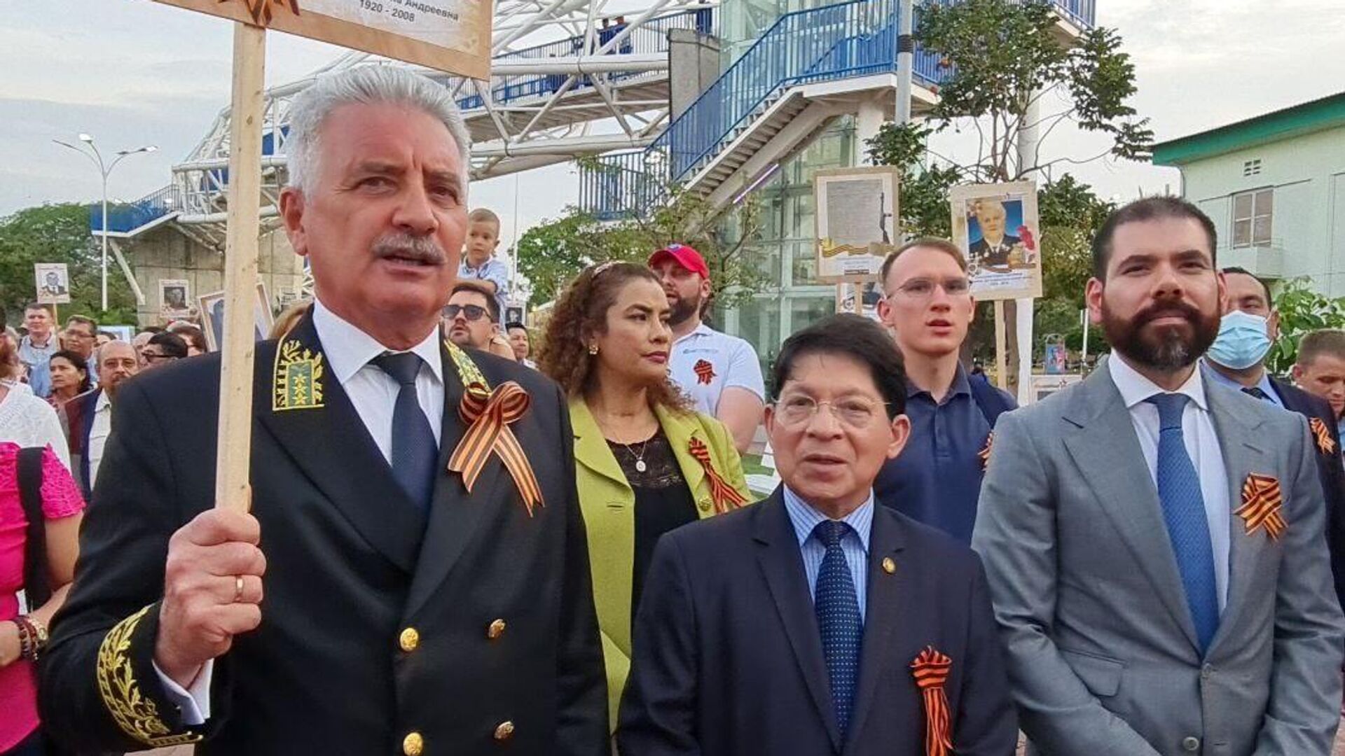 Nicaraguan Foreign Minister Denis Moncada and the president's son, investment adviser Laureano Ortega, joined the Immortal Regiment march in the center of the capital Managua, which was organized by Russian diplomats and compatriots. - Sputnik International, 1920, 10.05.2022
