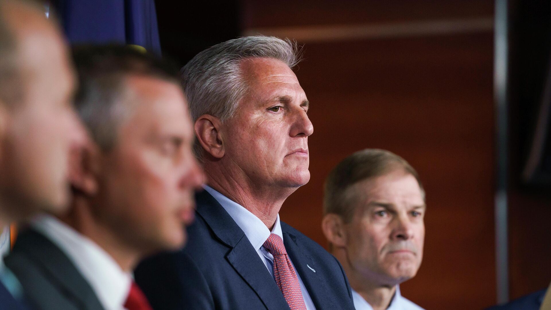 House Minority Leader Kevin McCarthy, R-Calif., center, joined at right by Rep. Jim Jordan, R-Ohio, pause during a news conference after House Speaker Nancy Pelosi rejected two Republicans chosen for the committee investigating the Jan. 6 Capitol insurrection, Rep. Jim Banks, R-Ind., and Rep. Jordan, R-Ohio, at the Capitol in Washington, Wednesday, July 21, 2021. McCarthy is denouncing the decision as an egregious abuse of power, by Pelosi.  - Sputnik International, 1920, 25.10.2022