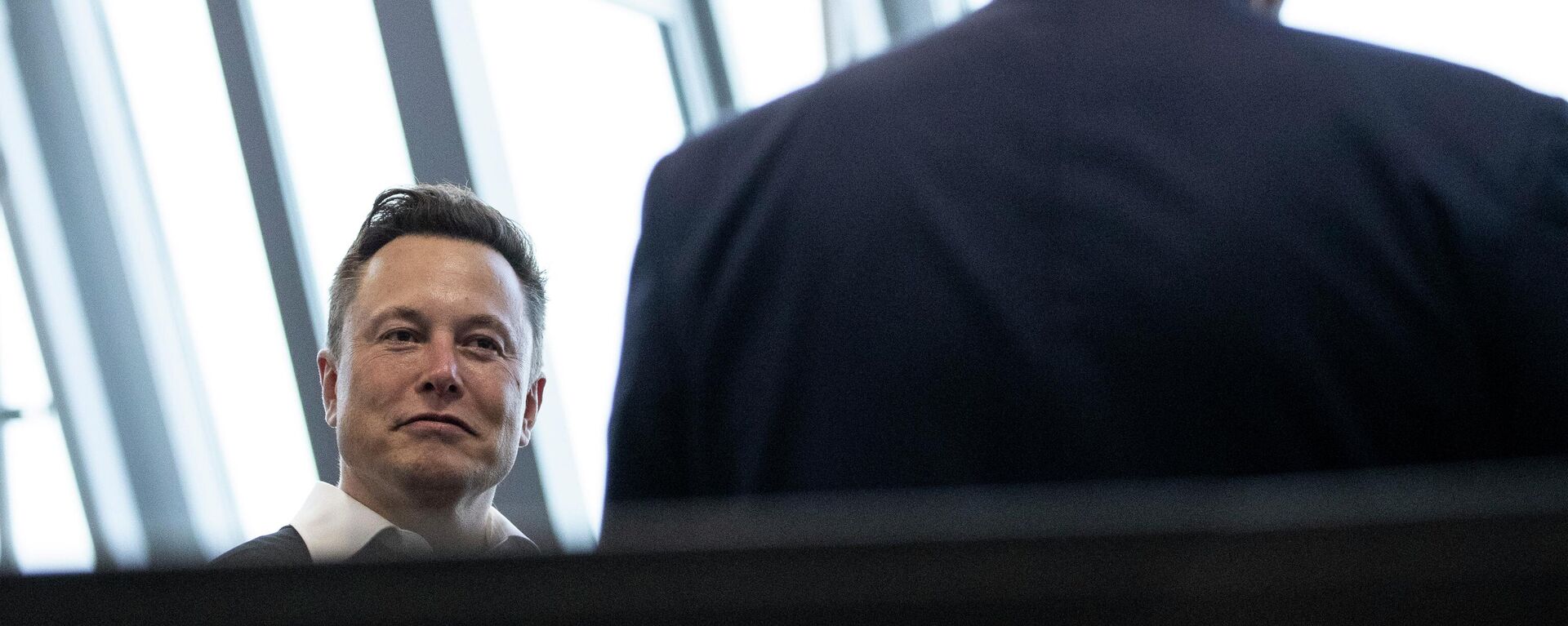Tesla and SpaceX Chief Executive Officer Elon Musk talks with President Donald Trump speaks after viewing the SpaceX flight to the International Space Station, at Kennedy Space Center, Saturday, May 30, 2020, in Cape Canaveral, Fla. - Sputnik International, 1920, 15.05.2022