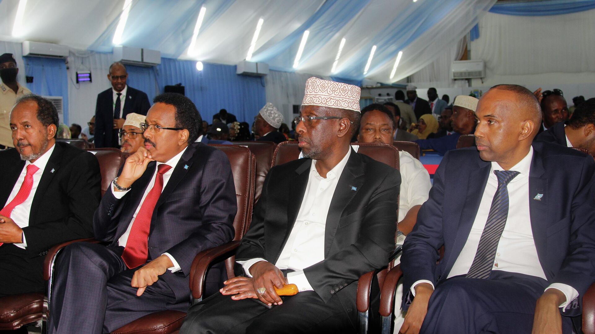 From left to right, former president Hassan Sheikh Mohamud, incumbent leader Mohamed Abdullahi Mohamed, former president Sharif Sheikh Ahmed, and former prime minister Hassan Ali Khaire, attend a voting session for the presidential election, at the Halane military camp which is protected by African Union peacekeepers, in Mogadishu, Somalia Sunday, May 15, 2022. - Sputnik International, 1920, 15.05.2022