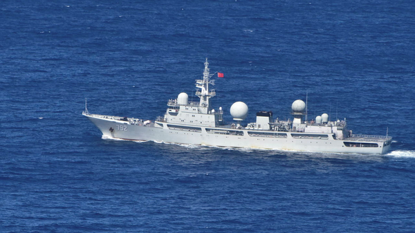 The Type 815 (NATO reporting name Dongdiao-class) Haiwangxing, an advanced electromagnetic reconnaissance vessel spotted off the coast of Western Australia in May 2022. - Sputnik International