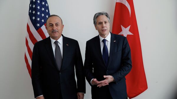 U.S. Secretary of State Antony Blinken meets with Turkish Foreign Minister Mevlut Cavusoglu at the United Nations Wednesday, May 18, 2022. - Sputnik International