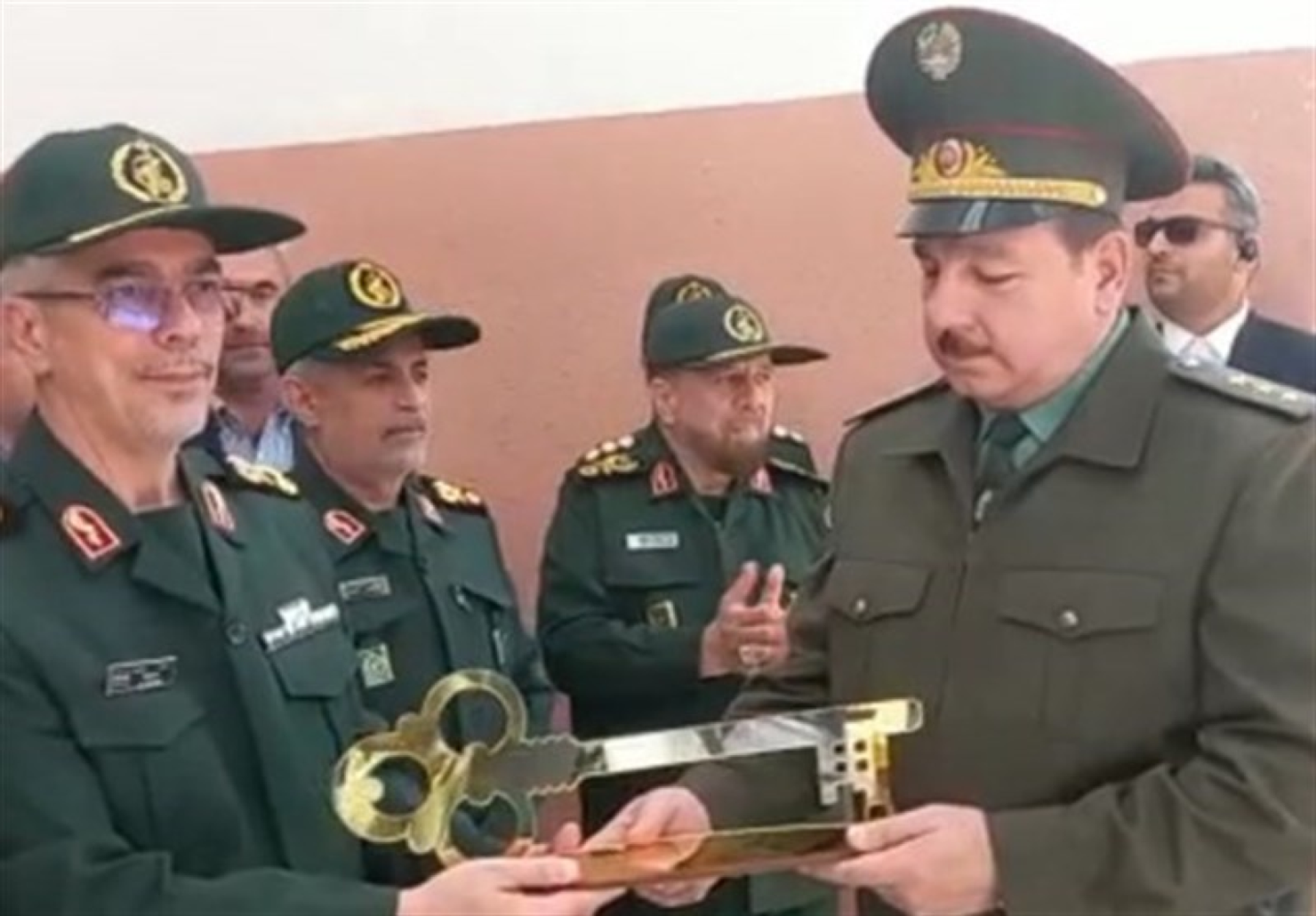 During a visit to Tajikistan, Chief of Staff of the Iranian Armed Forces Major General Mohammad Hossein Baqeri inaugurated a factory manufacturing Ababil-2 military drones. May 17, 2022. - Sputnik International, 1920, 19.05.2022
