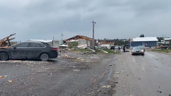 Screenshot captures aftermath of tornado landing in Michigan's town of Gaylord, where one resident was killed and over 40 others were injured. - Sputnik International