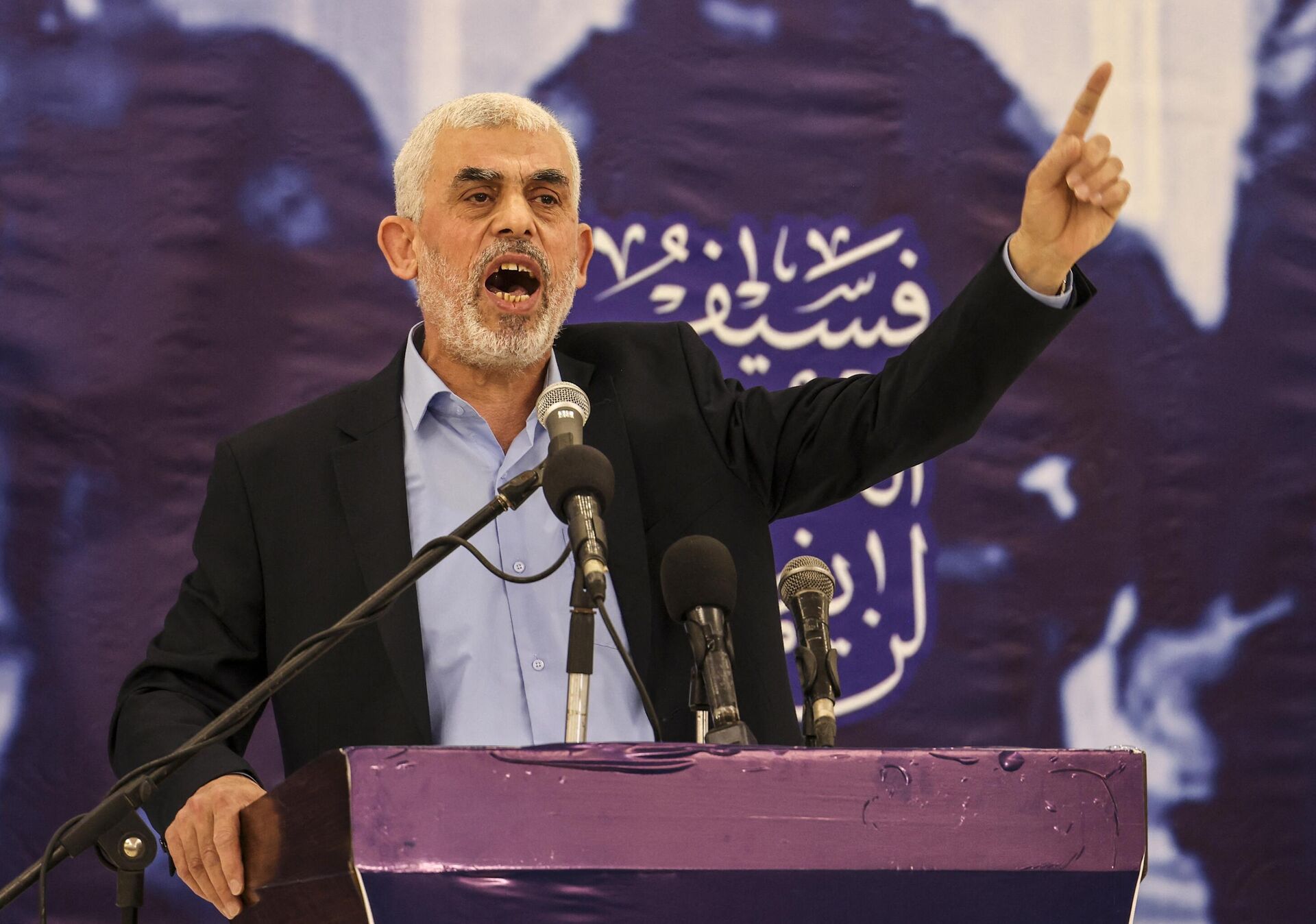 Head of the political wing of the Palestinian Hamas movement in the Gaza Strip Yehiya Sinwar speaks during a meeting in Gaza City on 30 April, 2022. - Sputnik International, 1920, 23.05.2022
