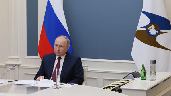 President Putin speaks at the Eurasian Economic Forum. 25 May 2022. - Sputnik International