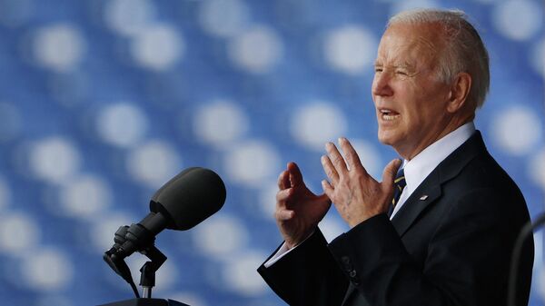  U.S. President Joe Biden delivers the commencement address during the graduation and commissioning ceremony at the U.S. Naval Academy Memorial Stadium on May 27, 2022 in Annapolis, Maryland. - Sputnik International