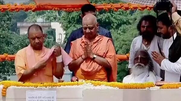 Yogi Adityanath to Lay Foundation Stone Live | Ram Mandir's Garbhagriha - Sputnik International