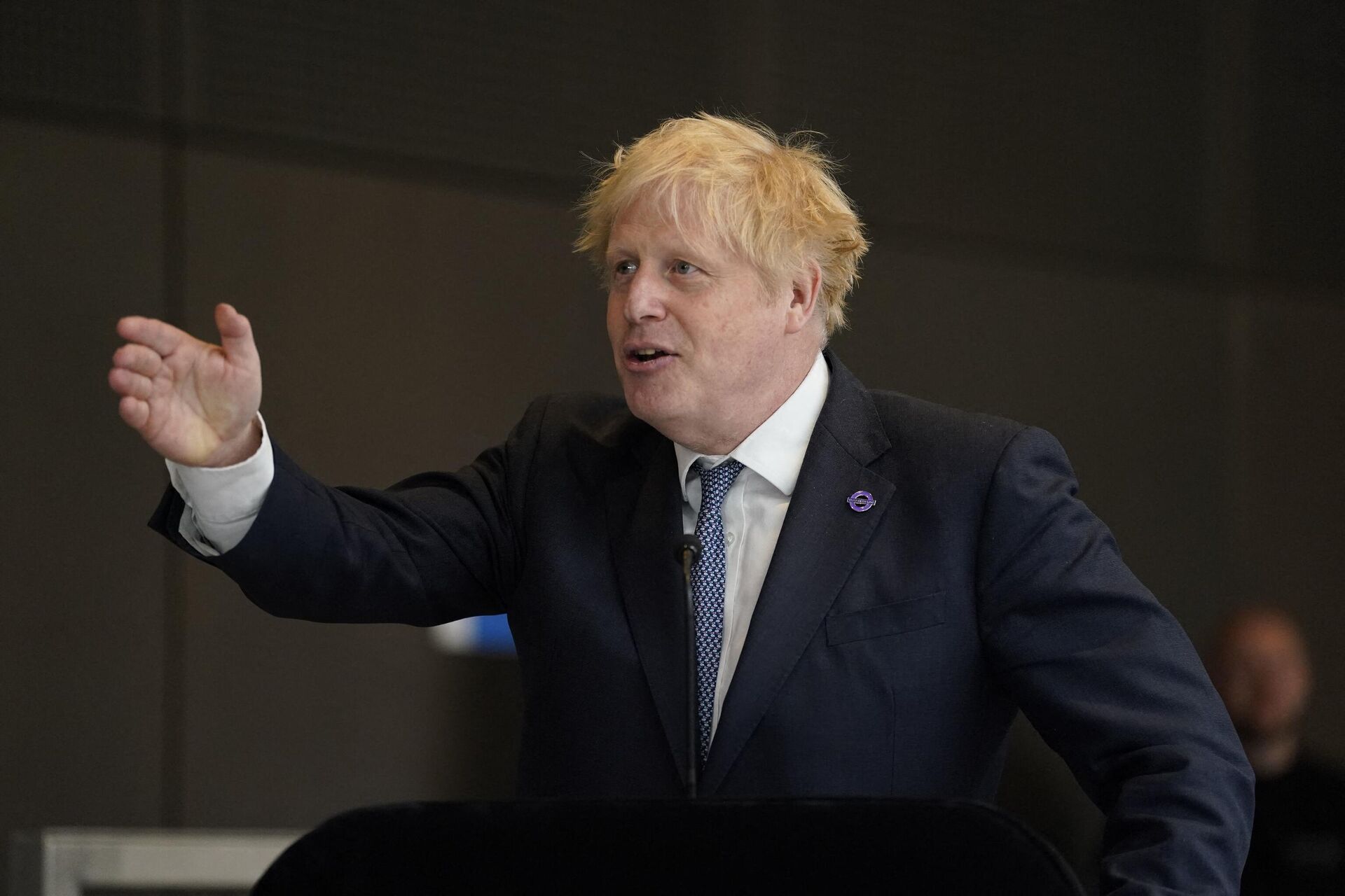 Britain's Prime Minister Boris Johnson speaks during his visit to Paddington Station in London on May 17, 2022, to mark the completion of London's Crossrail project, ahead of the opening of the new 'Elizabeth Line' next week - Sputnik International, 1920, 19.06.2022