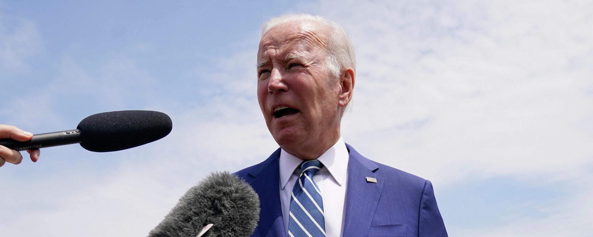 President Joe Biden speaks to reporters before he boards Air Force One for a trip to Los Angeles to attend the Summit of the Americas, Wednesday, June 8, 2022, at Andrews Air Force Base, Md. - Sputnik International, 1920, 10.06.2022