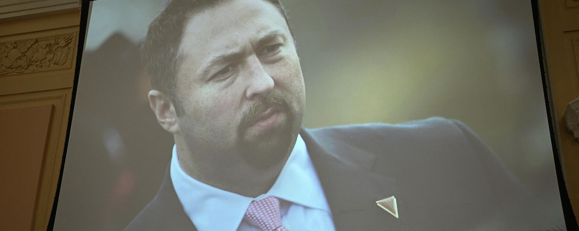 Jason Miller, former Trump campaign adviser, is seen onscreen during a House Select Committee hearing to Investigate the January 6th Attack on the US Capitol, in the Cannon House Office Building on Capitol Hill in Washington, DC on June 9, 2022.  - Sputnik International, 1920, 10.06.2022