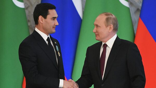  Russian President Vladimir Putin and his Turkmen counterpart Serdar Berdimuhamedov - Sputnik International