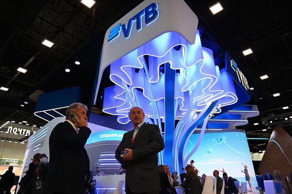 At the VTB stand at the XXV St. Petersburg International Economic Forum. - Sputnik International