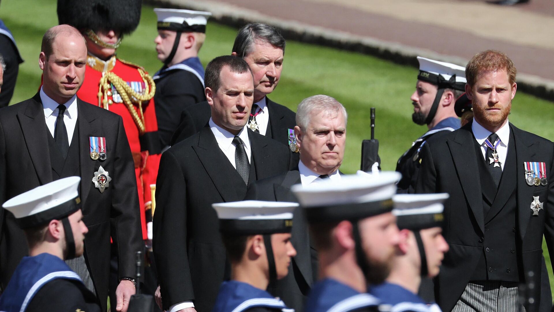Britain's Prince William, Duke of Cambridge, (L), Britain's Prince Andrew, Duke of York, (2R) and Britain's Prince Harry, Duke of Sussex, (R) follow the coffin during the ceremonial funeral procession of Britain's Prince Philip, Duke of Edinburgh to St George's Chapel in Windsor Castle in Windsor, west of London, on April 17, 2021.  - Sputnik International, 1920, 20.06.2022