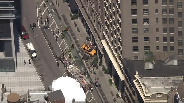 NYC taxi crashes into people on Manhattan sidewalk - Sputnik International