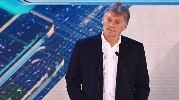 Dmitry Peskov, Deputy Head of the Russian Presidential Administration, Presidential Press Secretary, delivers a lecture Information Wars. A Game Without Rules at the federal educational marathon New Horizons in Moscow. - Sputnik International