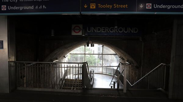 An empty stairway leading to London Bridge underground station in London, Tuesday June 21, 2022 - Sputnik International