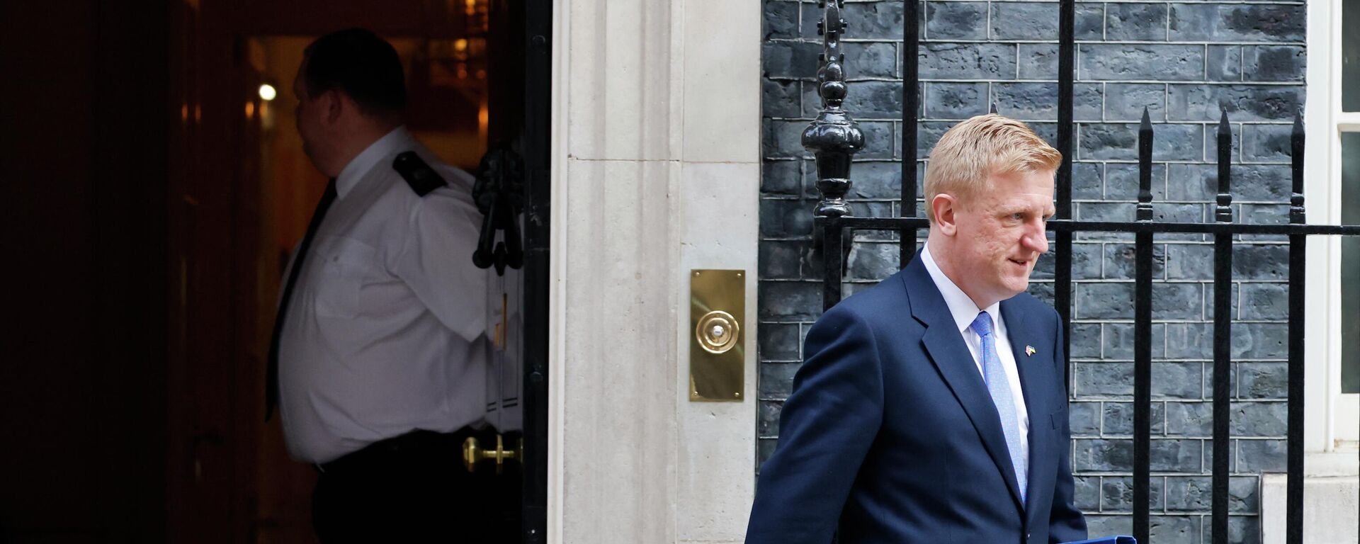 Britain's Conservative party chairman Oliver Dowden leaves after attending the weekly Cabinet meeting at 10 Downing Street, in London, on March 23, 2022. - Sputnik International, 1920, 24.06.2022
