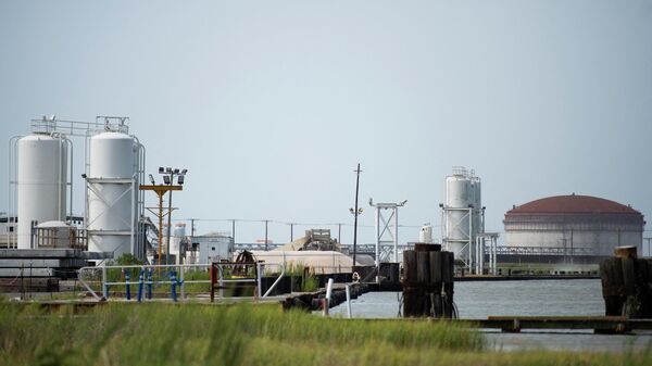 An LNG processing plant is seen in Cameron, Louisiana on August 26, 2020 - Sputnik International