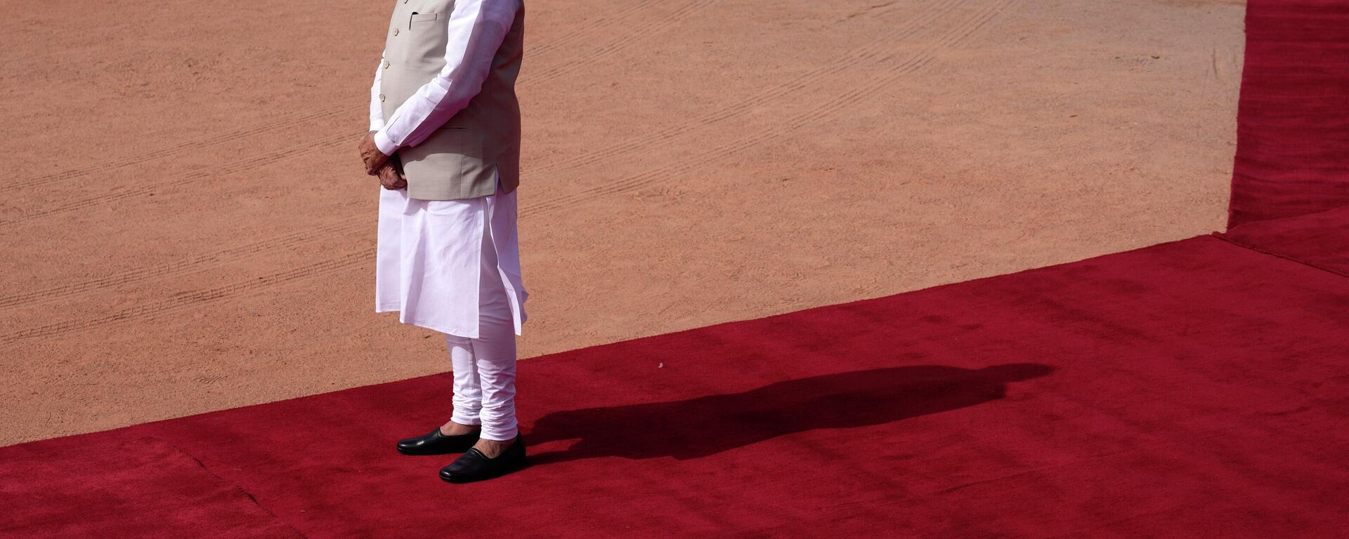 Indian Prime Minister Narendra Modi waits for the arrival of his British counterpart Boris Johnson at the Indian presidential palace in New Delhi, Friday, April 22, 2022. - Sputnik International, 1920, 28.06.2022