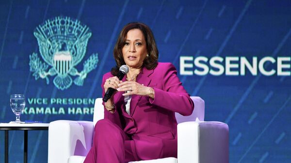 Vice President of the United States Kamala Harris speaks onstage during the 2022 Essence Festival of Culture at the Ernest N. Morial Convention Center on July 2, 2022 in New Orleans, Louisiana. - Sputnik International