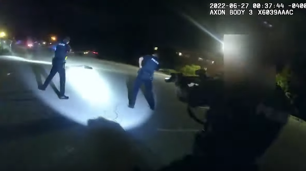 Akron police released body cam video of the chase and death of Jayland Walker. - Sputnik International