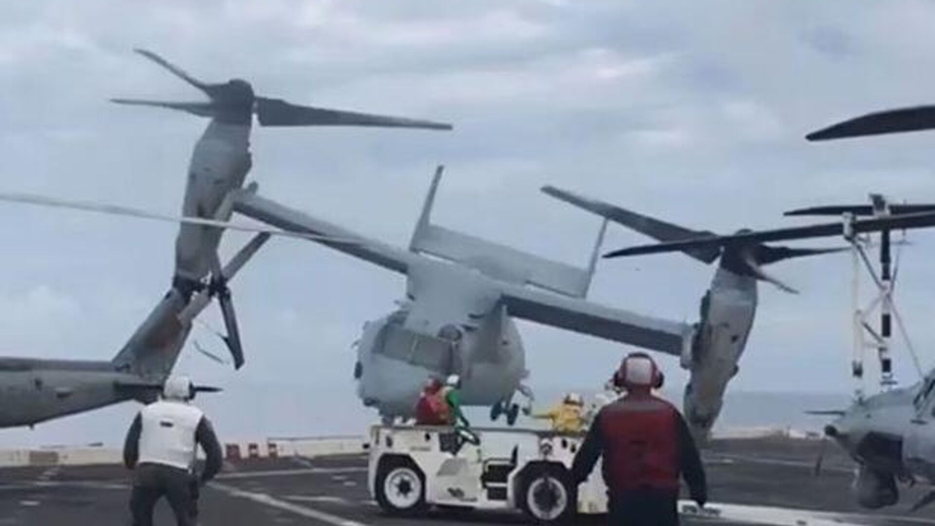 The MV-22 Osprey helicopter crashed over the side of a US warship in 2017 with deadly consequences - Sputnik International, 1920, 28.12.2023